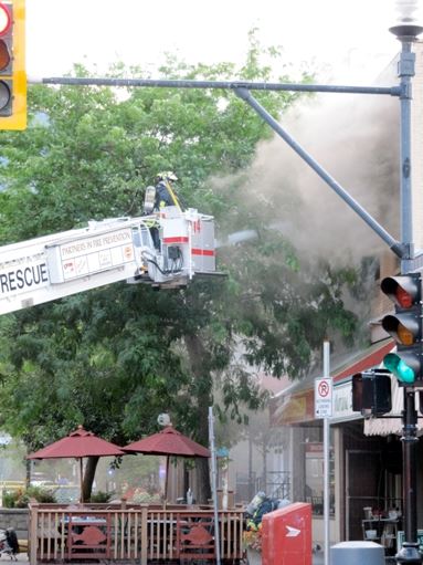 LT-4 initiates attack on second floor Baker Street